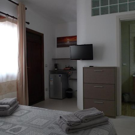 Villaggio Est Affittacamere San Teodoro  Kamer foto