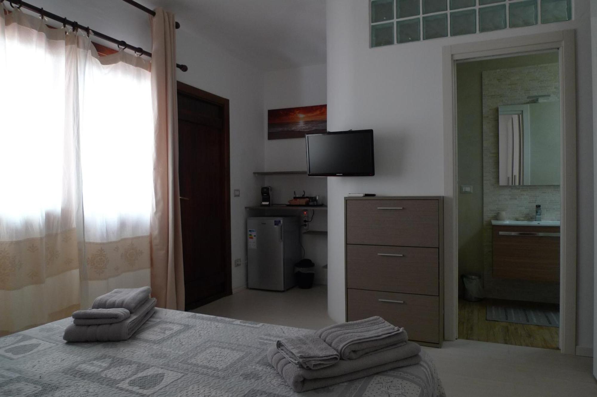 Villaggio Est Affittacamere San Teodoro  Kamer foto