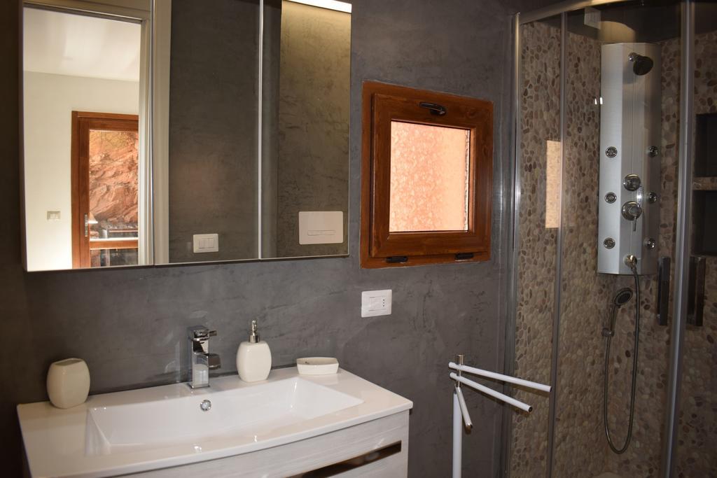 Villaggio Est Affittacamere San Teodoro  Buitenkant foto