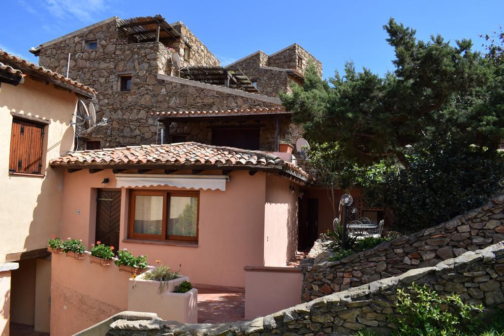 Villaggio Est Affittacamere San Teodoro  Buitenkant foto