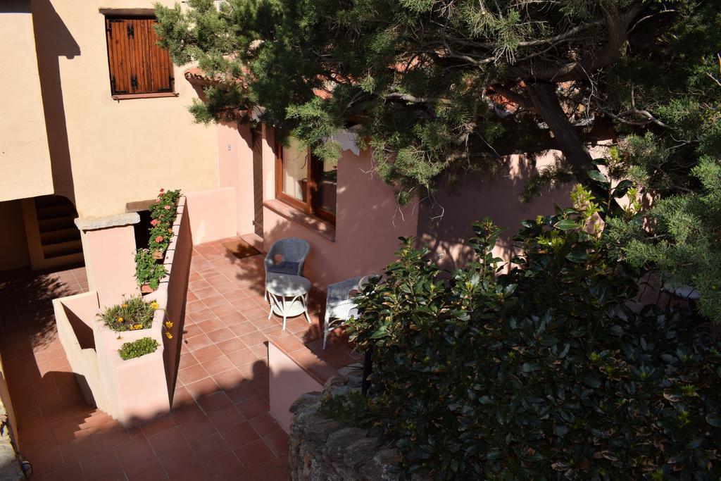 Villaggio Est Affittacamere San Teodoro  Buitenkant foto