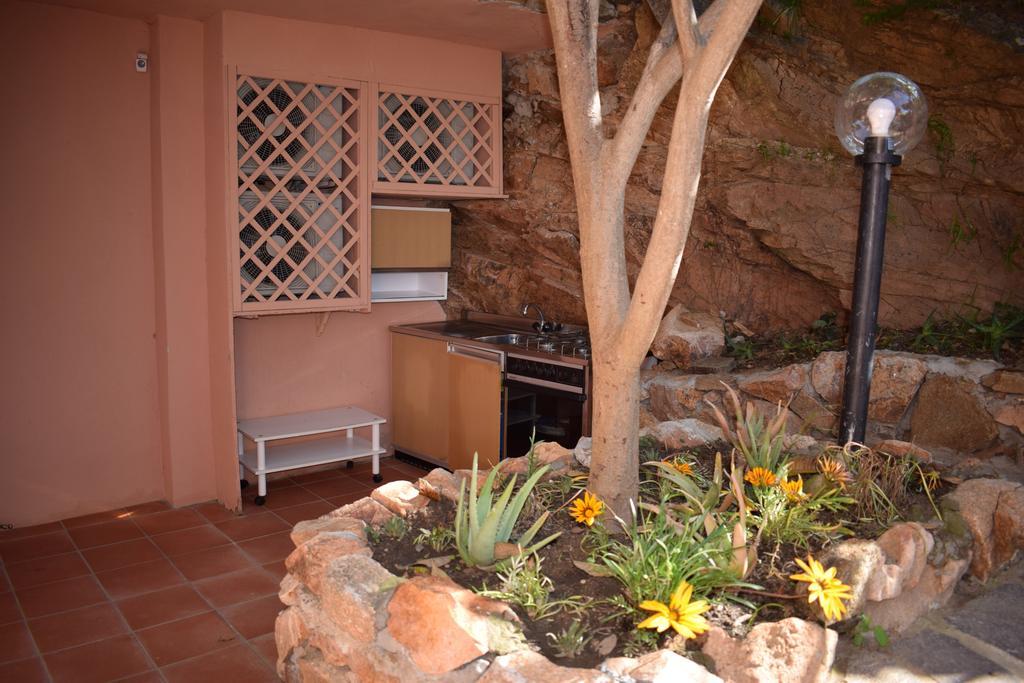 Villaggio Est Affittacamere San Teodoro  Buitenkant foto